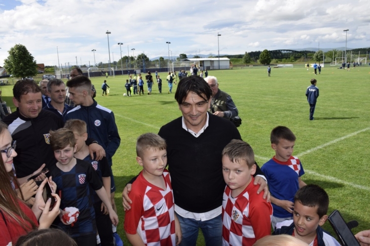 Zlatko Dalić posjetio Nogometni klub Dinamo Vidovci Dervišaga i u Požegi održao predavanje u sklopu projekta &quot;Šport uključi probleme isključi&quot;