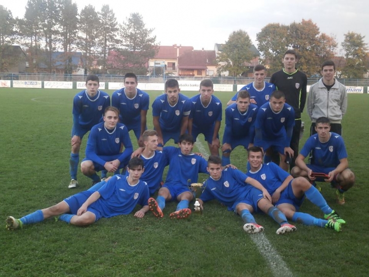 Juniori Slavonije nakon jedanaesteraca svladali Požegu u finalu Županijskog nogometnog kupa