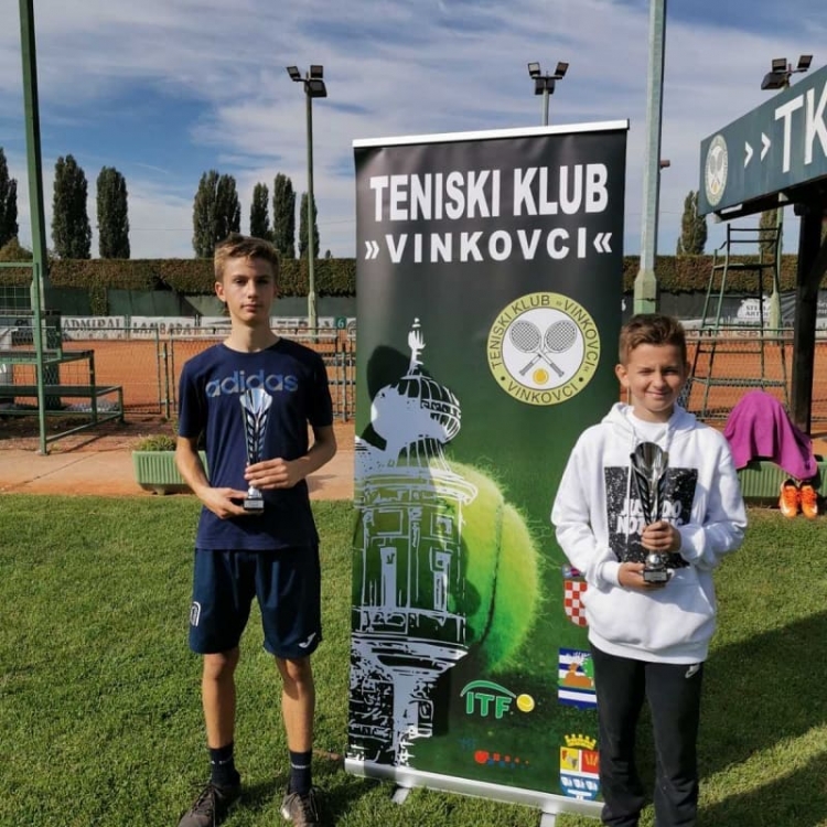 Tenisači Požege Ino Horvat i Marko Lukić uspješni na turnirima u Vinkovcima