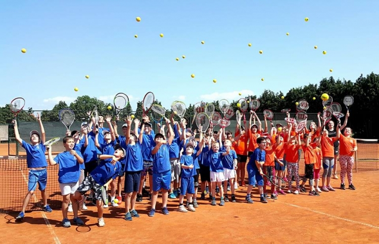 Teniski klub Požega organizira besplatnu ljetnu školu tenisa